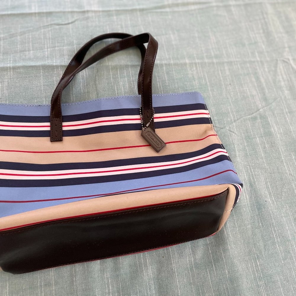 COACH SUMMER BAG NAVY MULTI STRIPE 13 X 8, 5 5/8" HANDLES